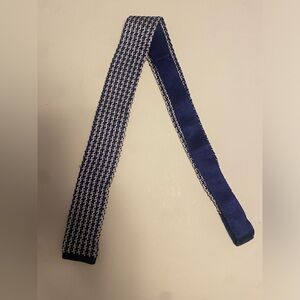 The Tie Bar blue & white houndstooth skinny tie silk